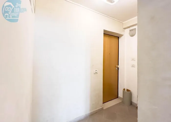 Punta Del Forno Tirabora Short Rent *