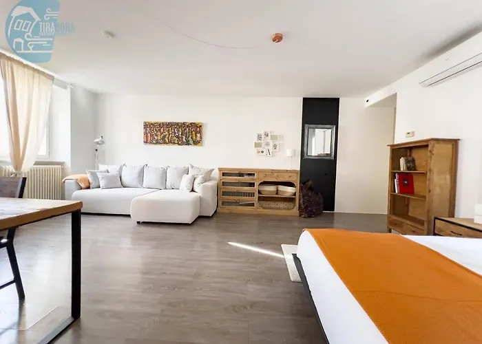 Punta Del Forno Tirabora Short Rent Trieste